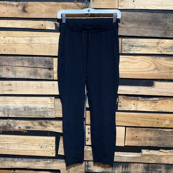 lululemon athletica Pants - Lululemon‎ Black On The Fly Pant Size 2
